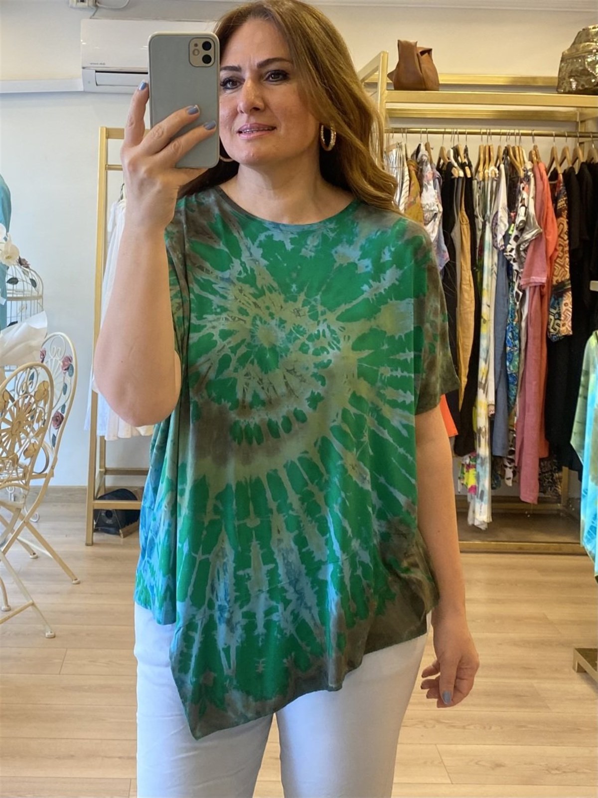 asimetrik kesim batik desenli bluz yeşil