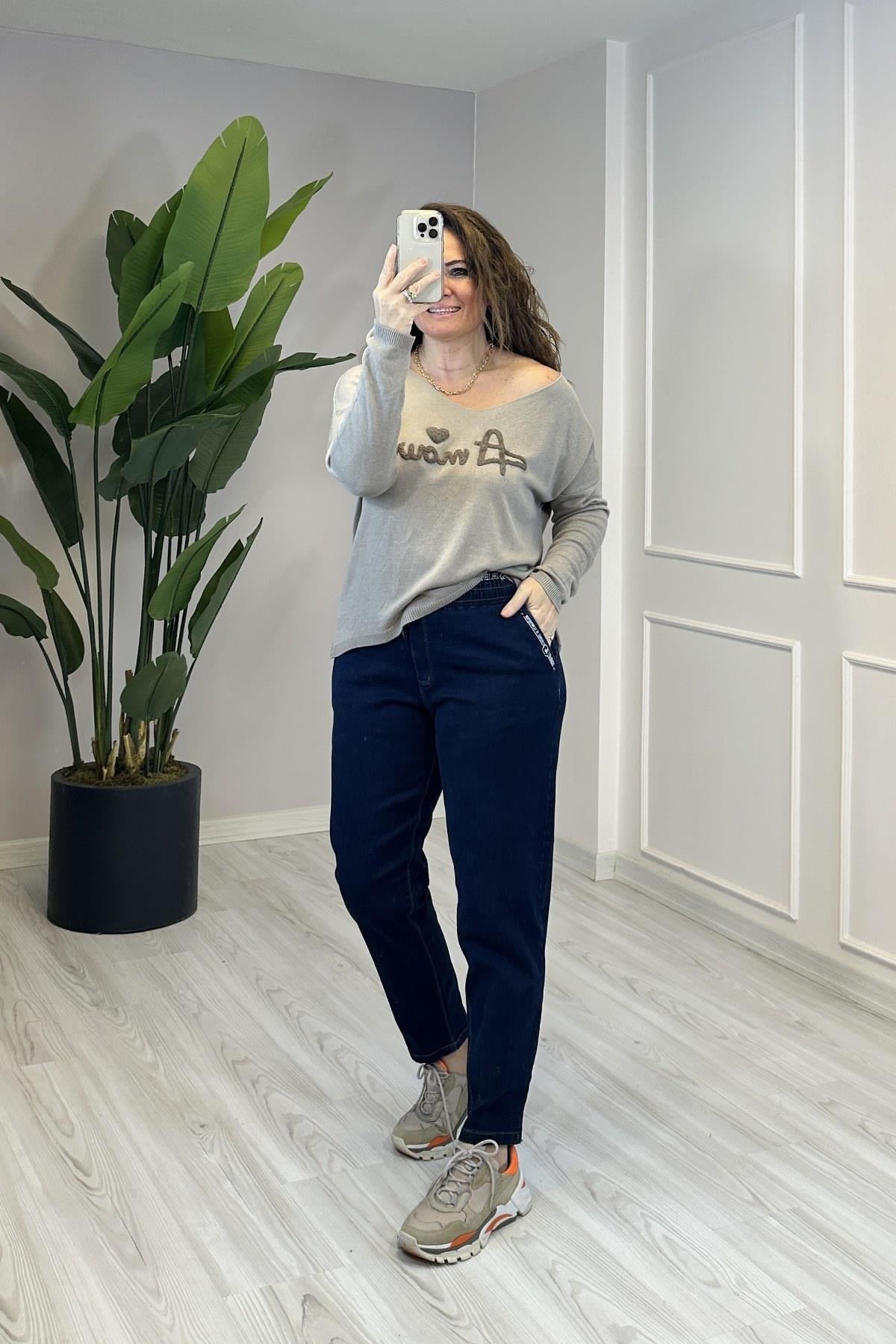 Beli Lastik Yazı Detaylı Kot Pantolon Lacivert