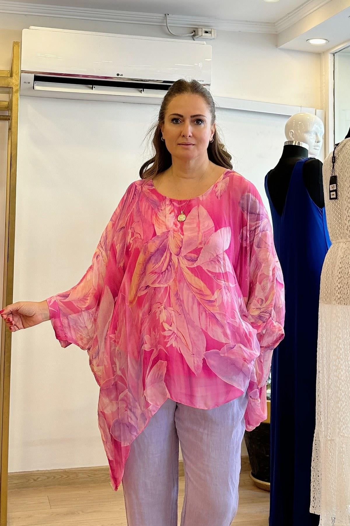Büyük Çiçek Desenli İpek Bluz Pembe
