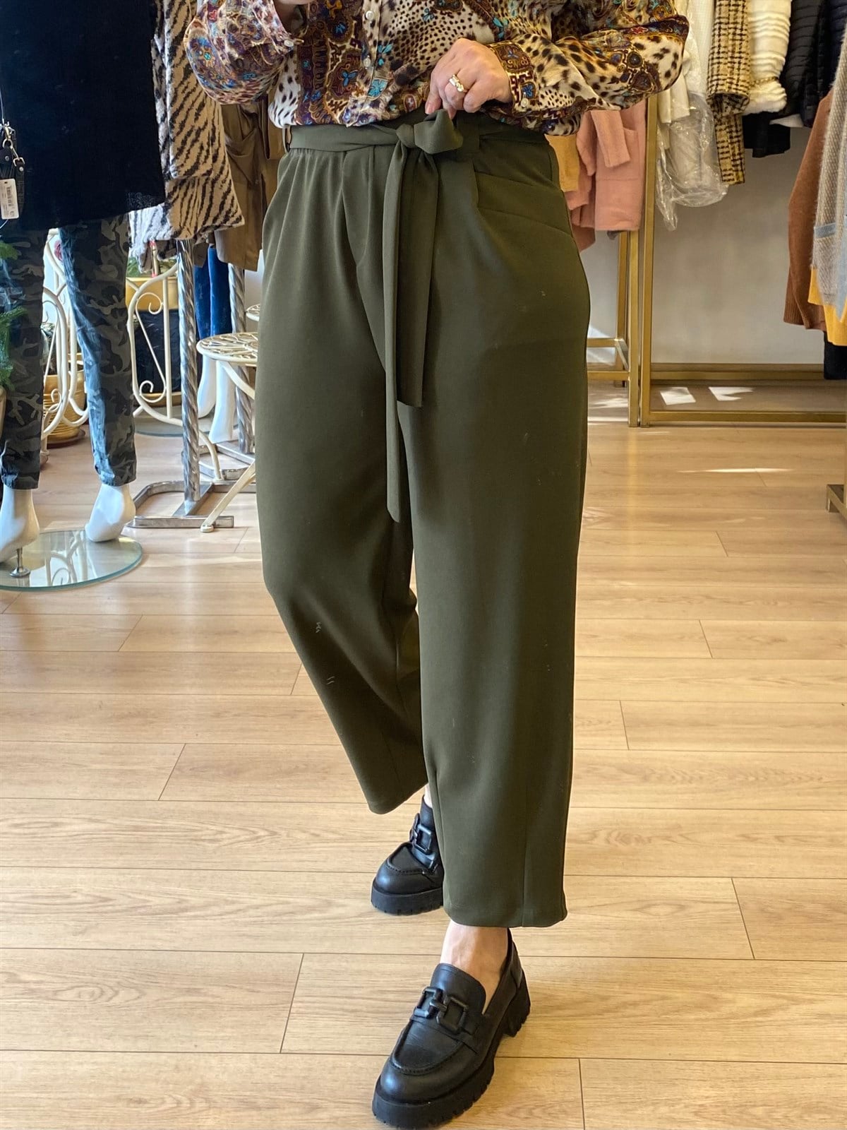 Havuç Model Beli Kuşaklı Pantolon Yeşil