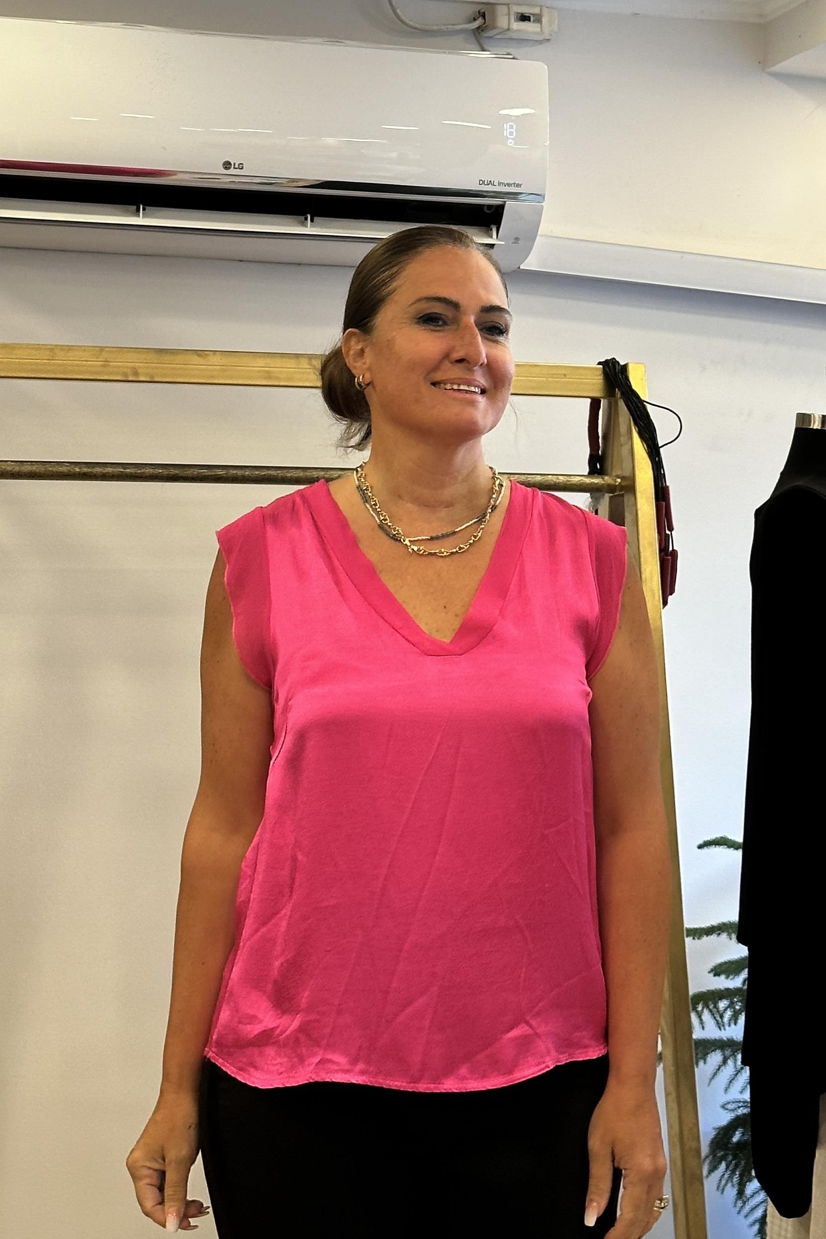 Kolsuz V Yakalı İpek Detaylı Saten Bluz Pembe