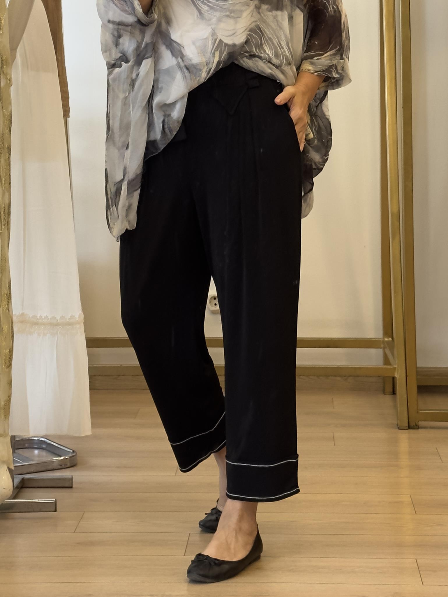 Paça Çizgi Detaylı Pantolon Siyah
