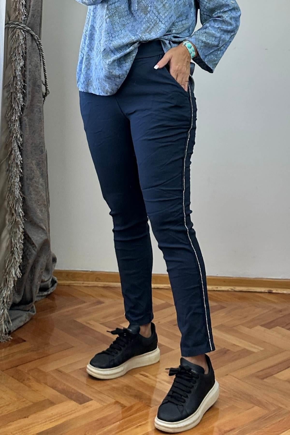 Şerit Taş İşlemeli Pantolon Lacivert