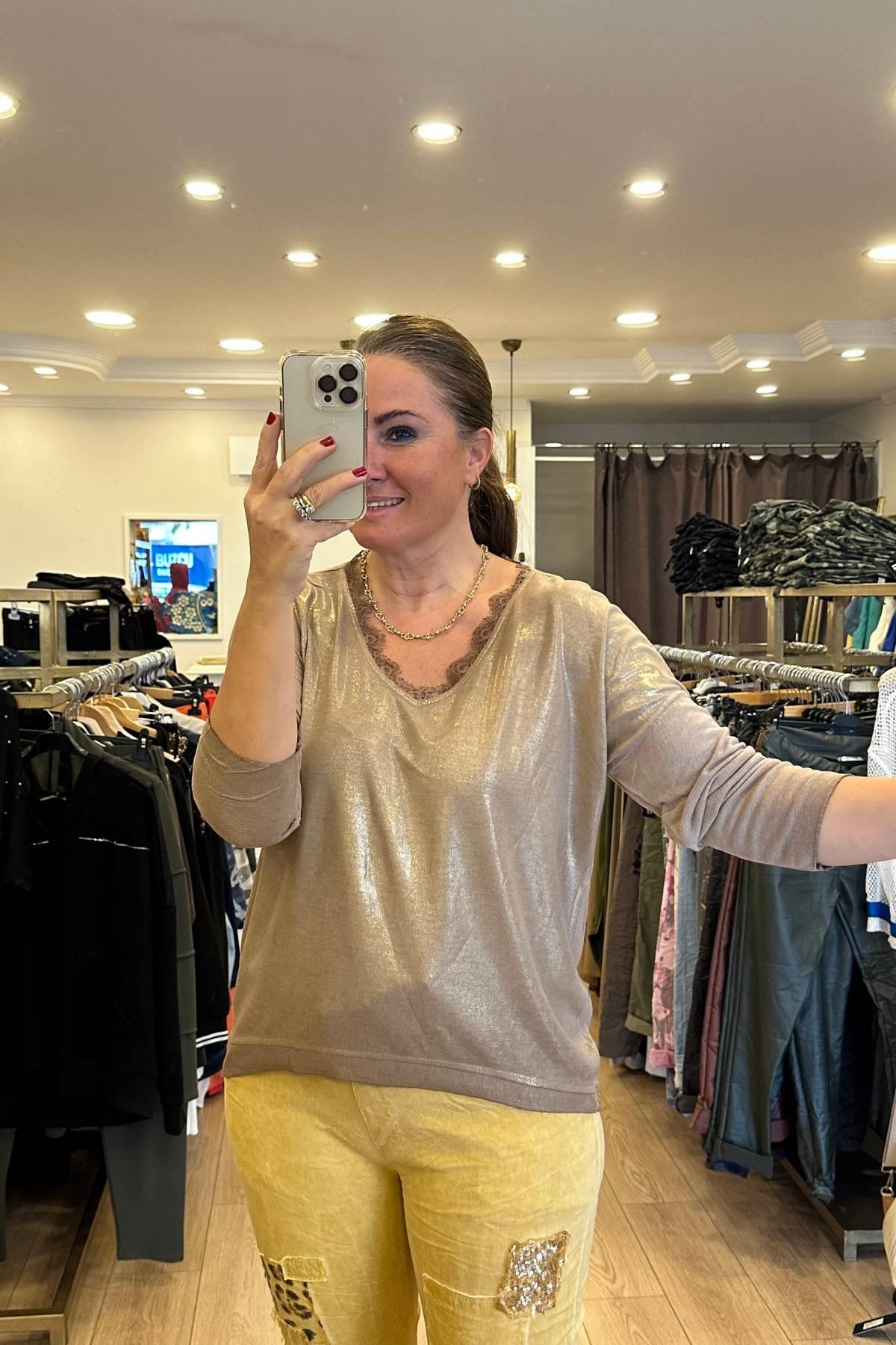 Yaka Dantel Detaylı Varak Desenli Triko Bluz Kahverengi