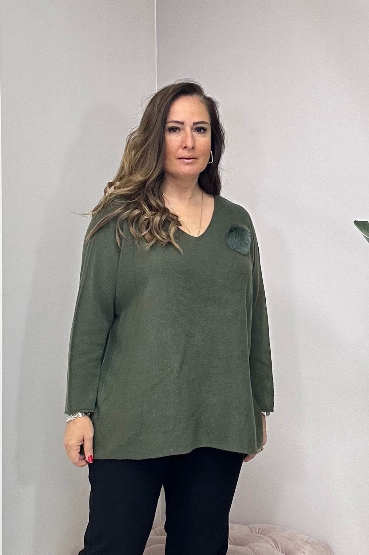 Yaka Ponpon Detaylı V Yaka Angora Triko Haki Yeşil