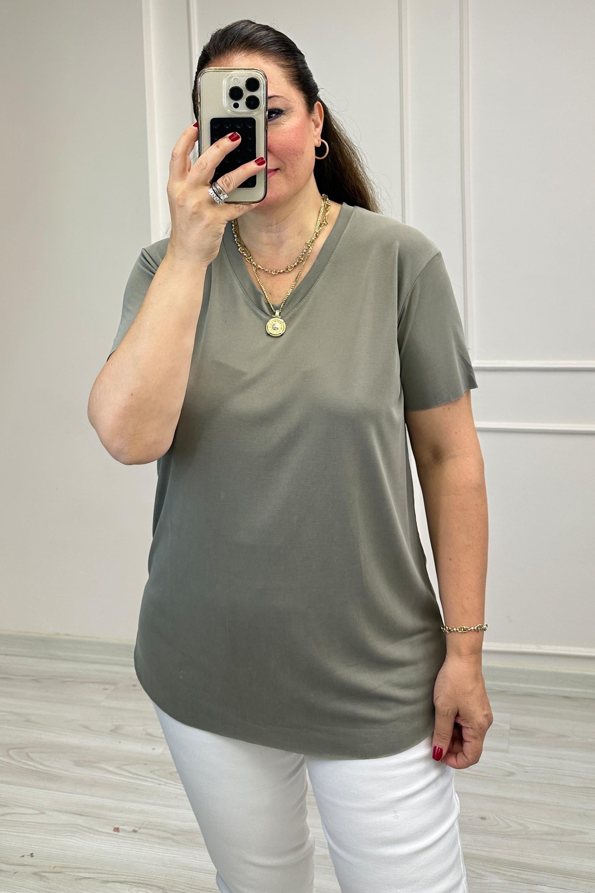 Julia V Yaka T-Shirt Haki