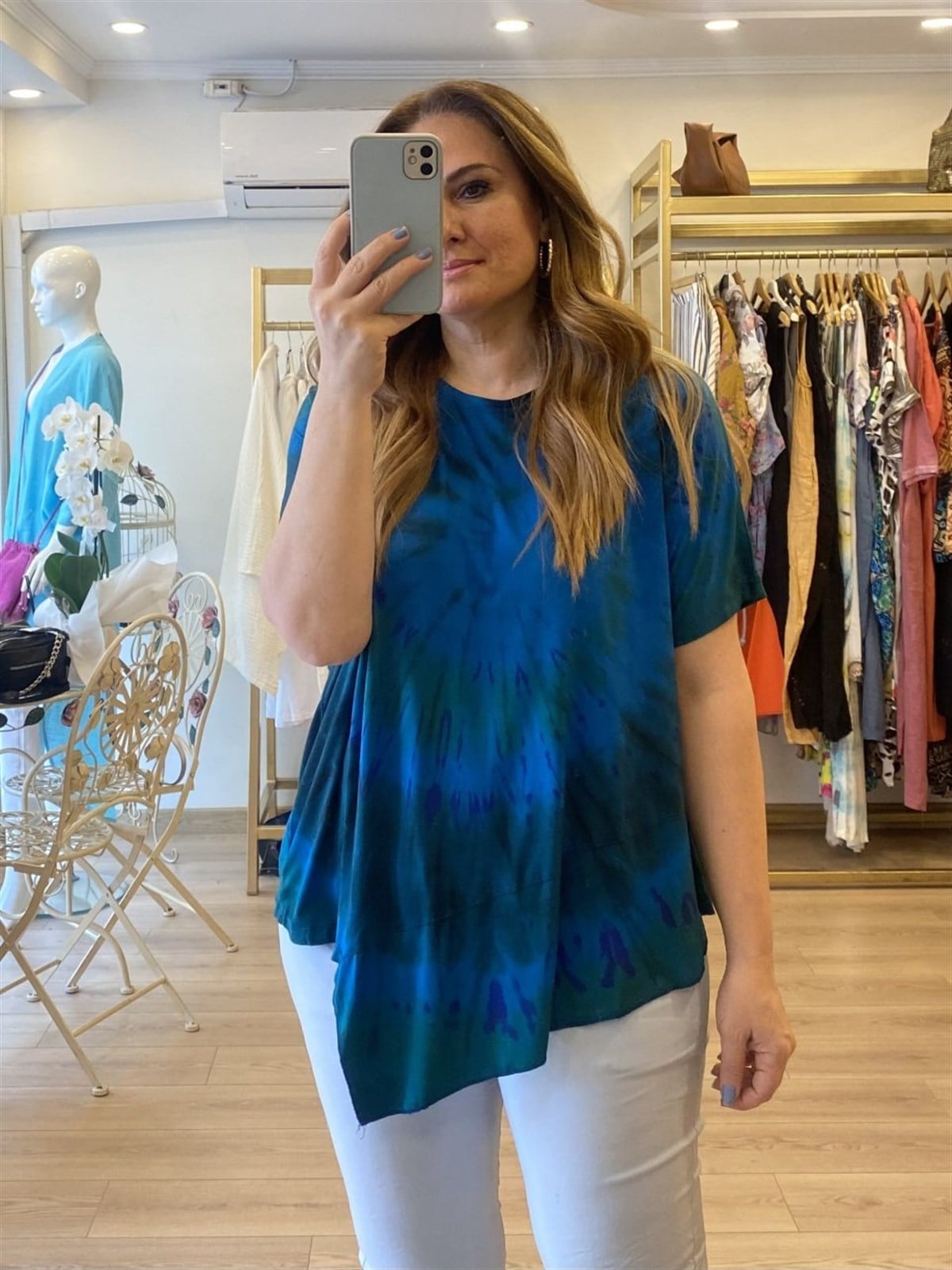 Asimetrik Kesim Batik Desenli Bluz Lacivert