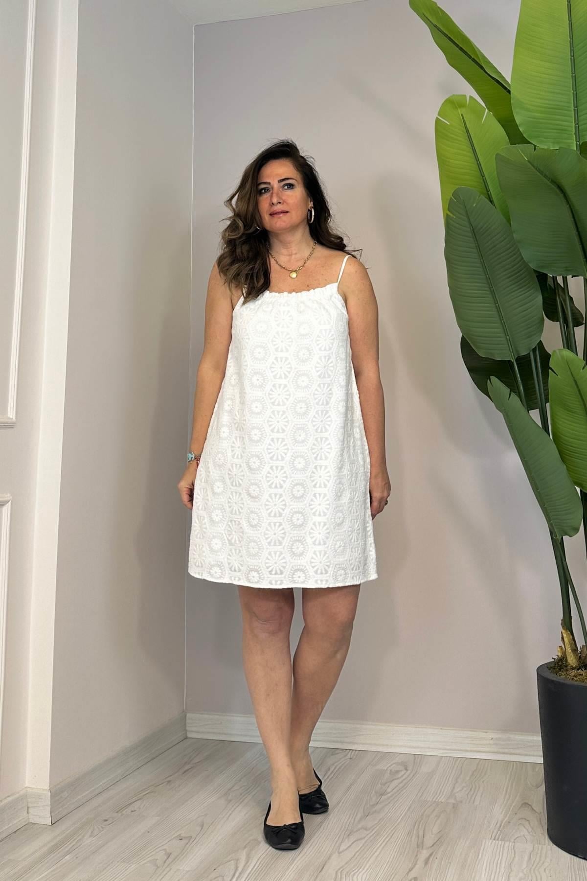 Askılı Ön Nakış Detaylı Elbise Beyaz