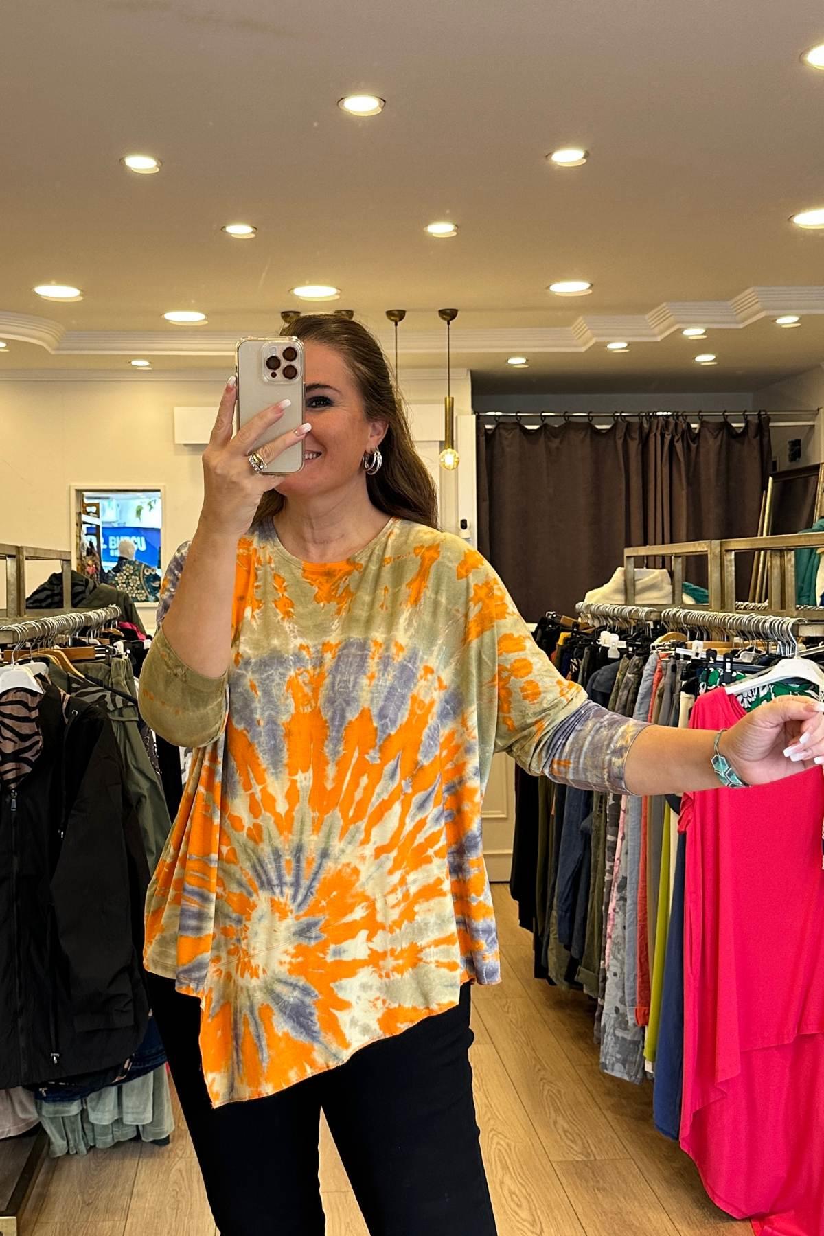 Batik Desenli Asimetrik Kesim Uzun Kol Bluz Turuncu