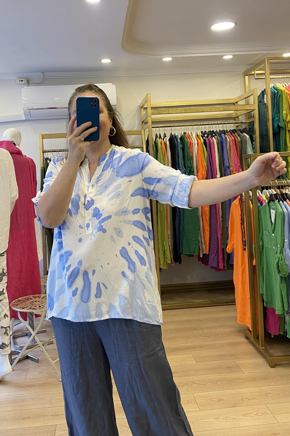 Batik Desenli Yarım Düğme Detaylı Gömlek Mavi
