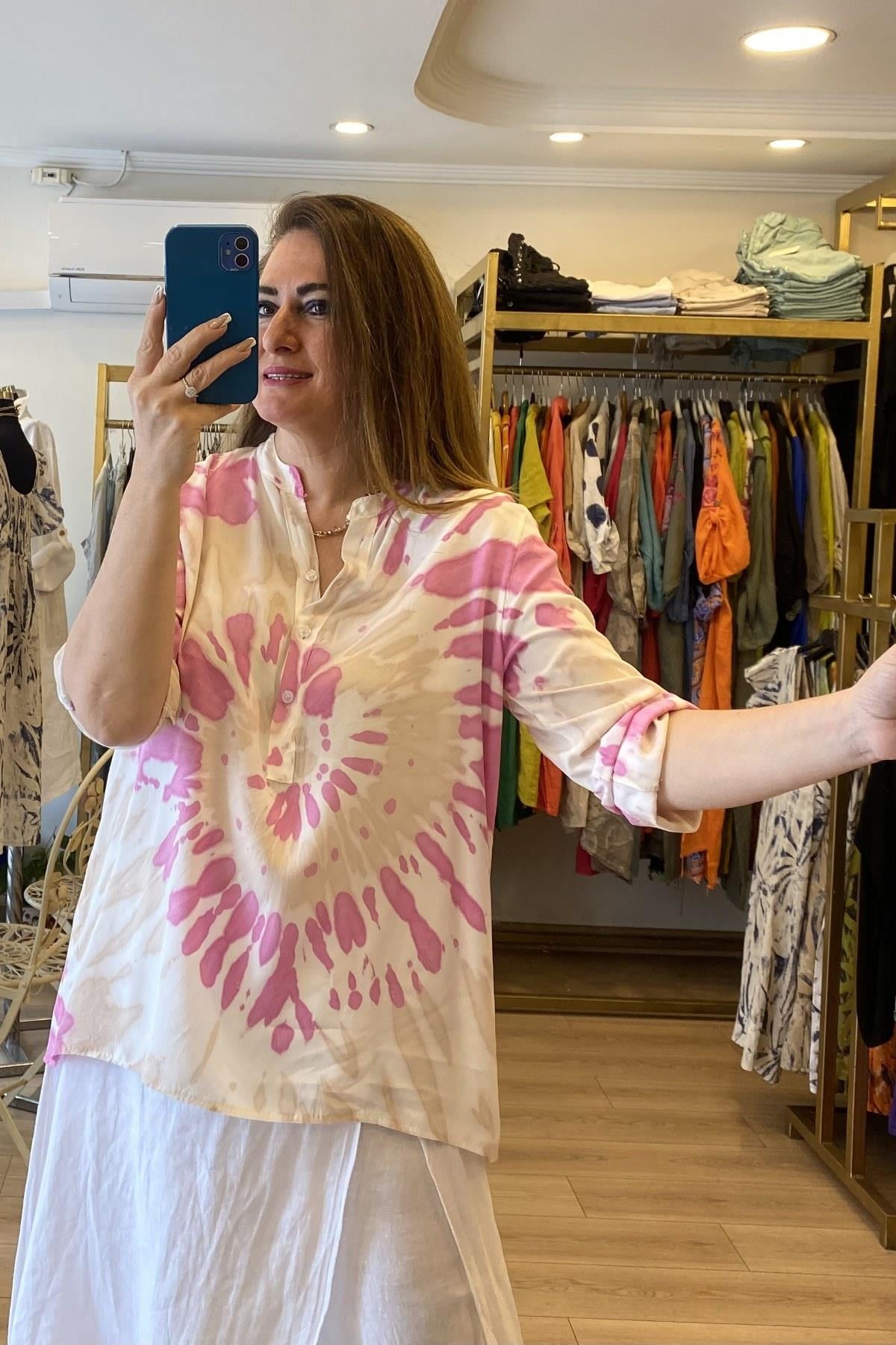 Batik Desenli Yarım Düğmeli Gömlek Pembe