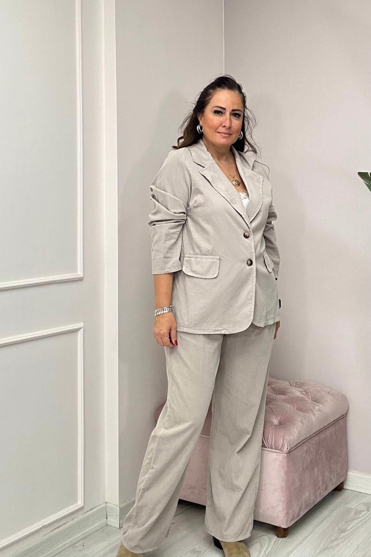 Blazer Ceketli Kendinden Kemerli Boru Paça Pantalonlu Takım Bej