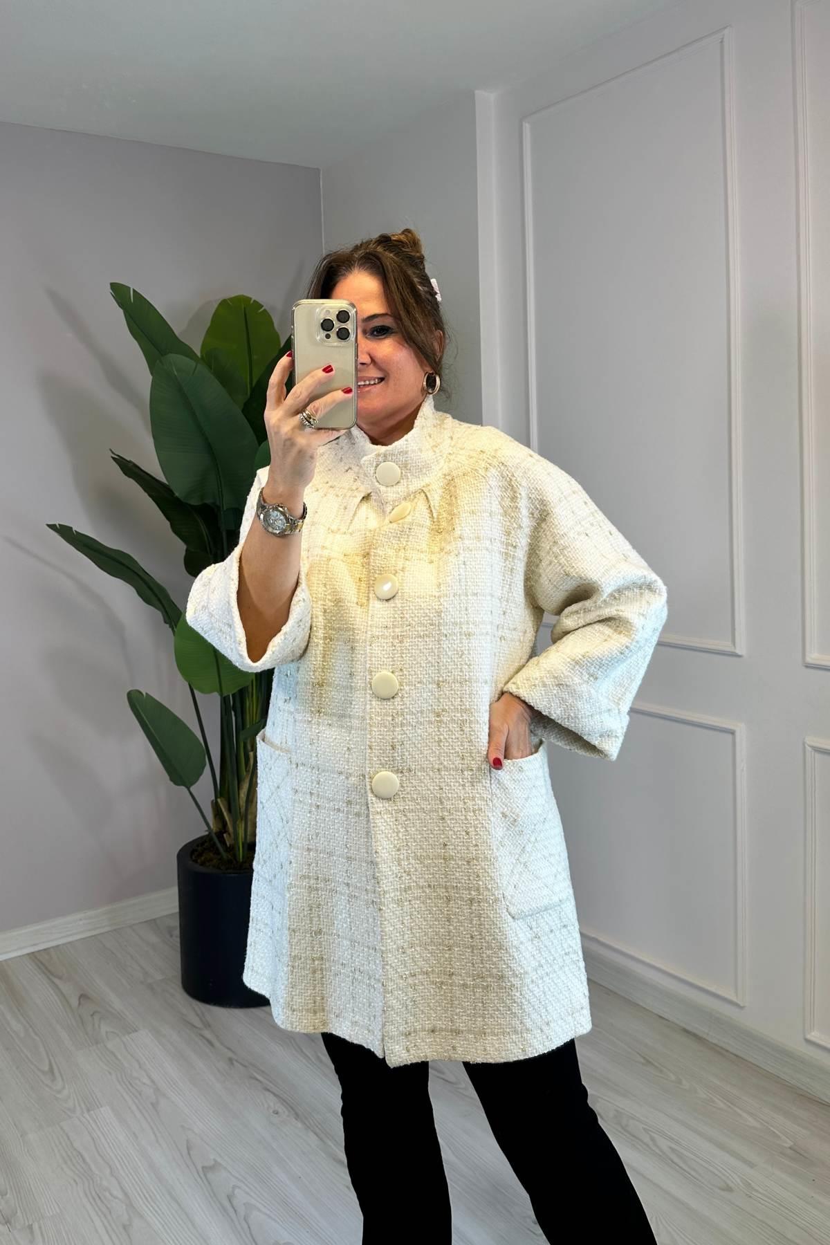 Dik Yaka Ekose Desenli Astarlı Kaban Krem