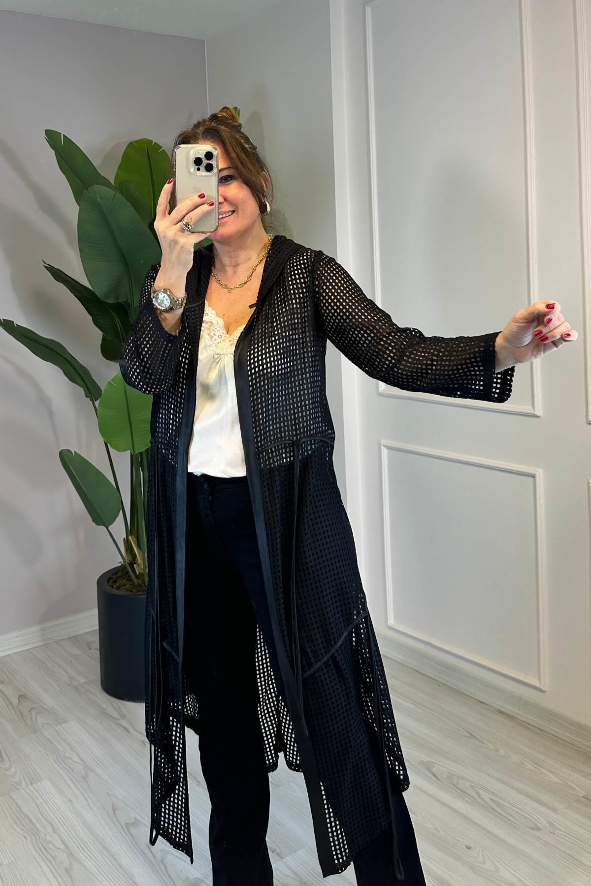 File Detaylı Kapüşonlu Ceket Siyah