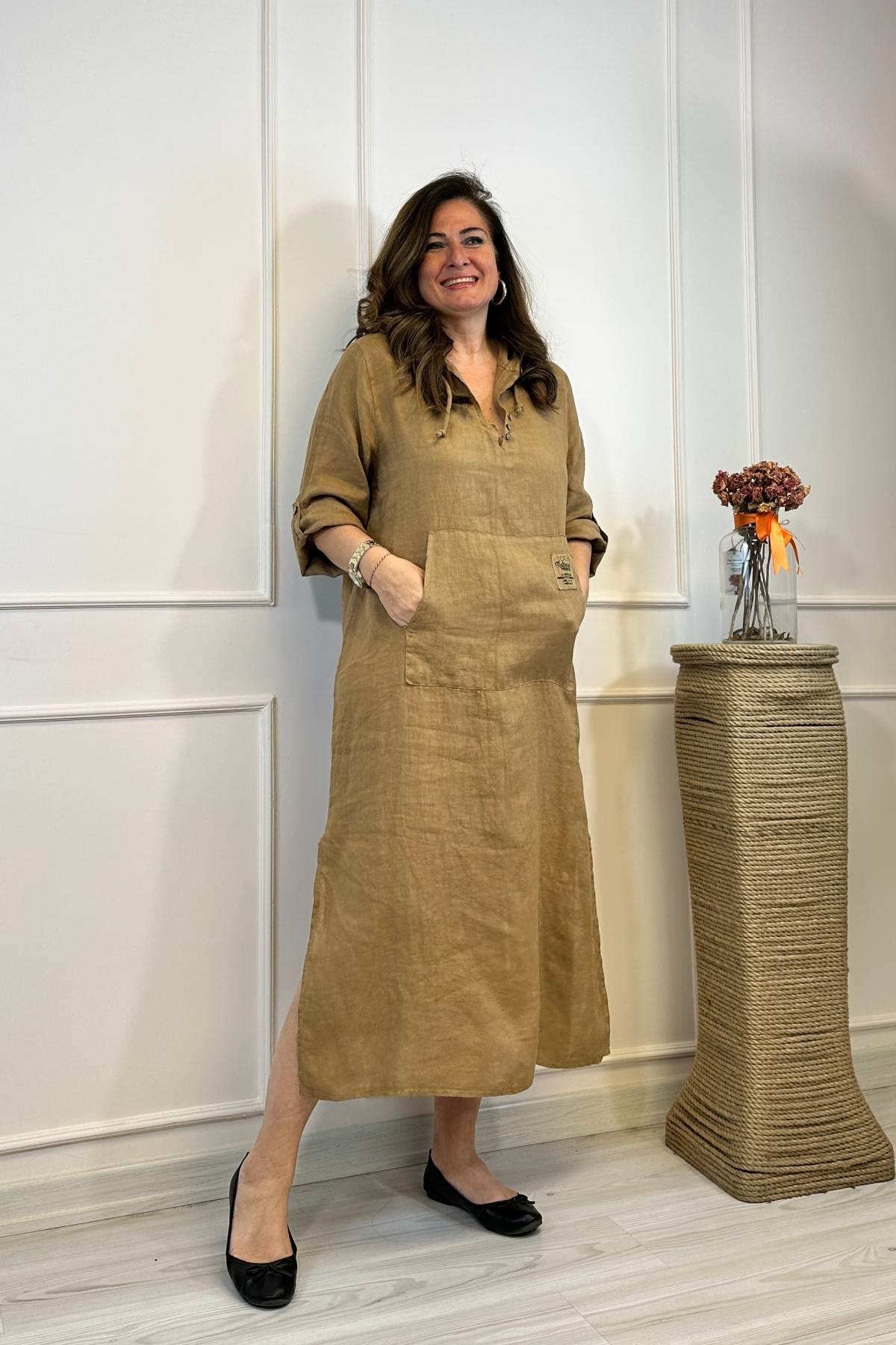 Kapşonlu Yandan Cepli Yırtmaçlı Uzun Elbise Kahverengi