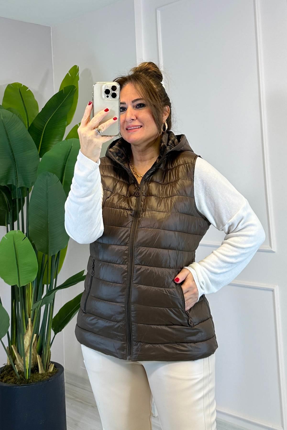 Kapüşonlu Fermuar Detaylı Şişme Yelek Kahverengi 