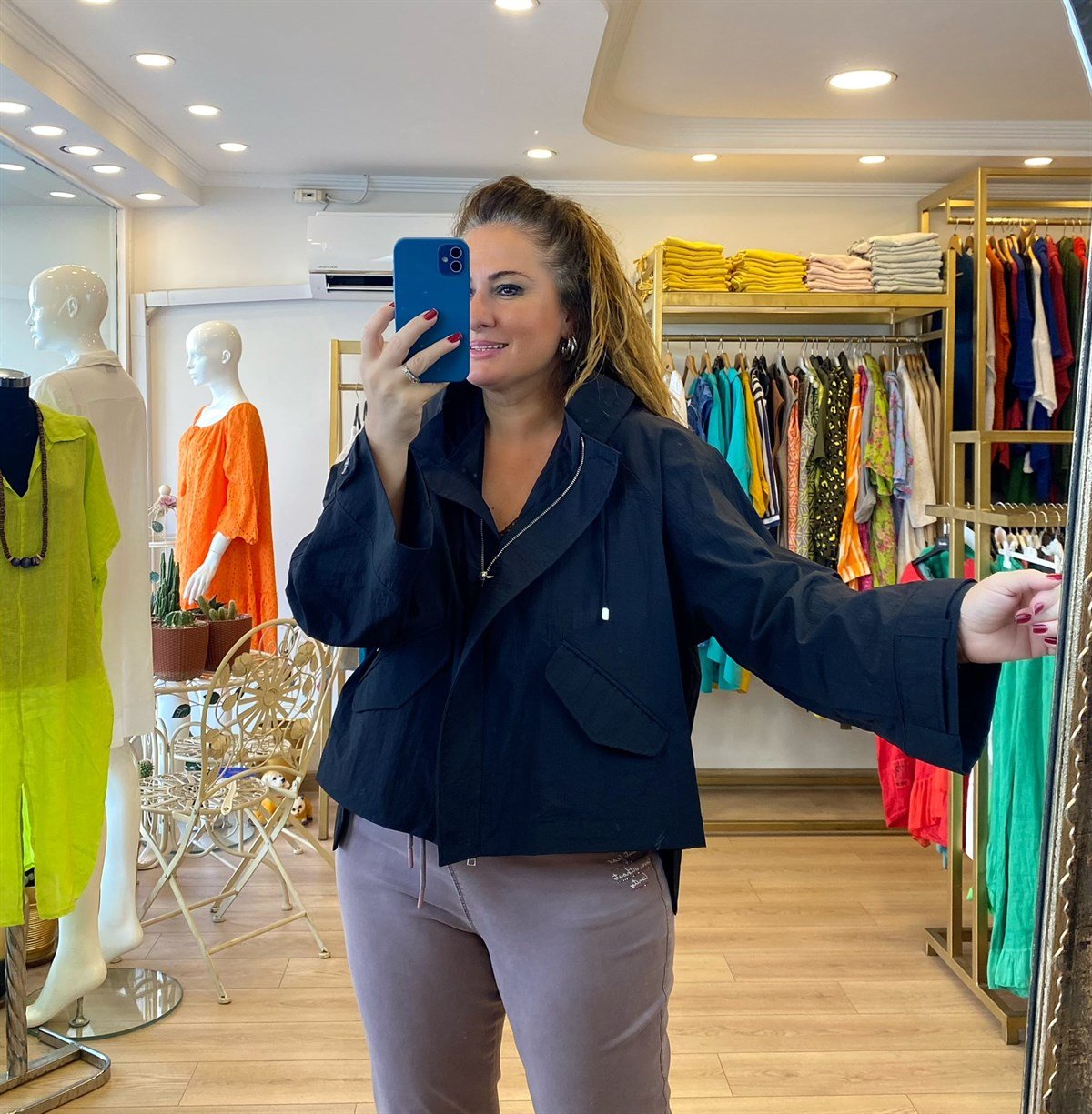 kapuşonlu kısa trençkot siyah