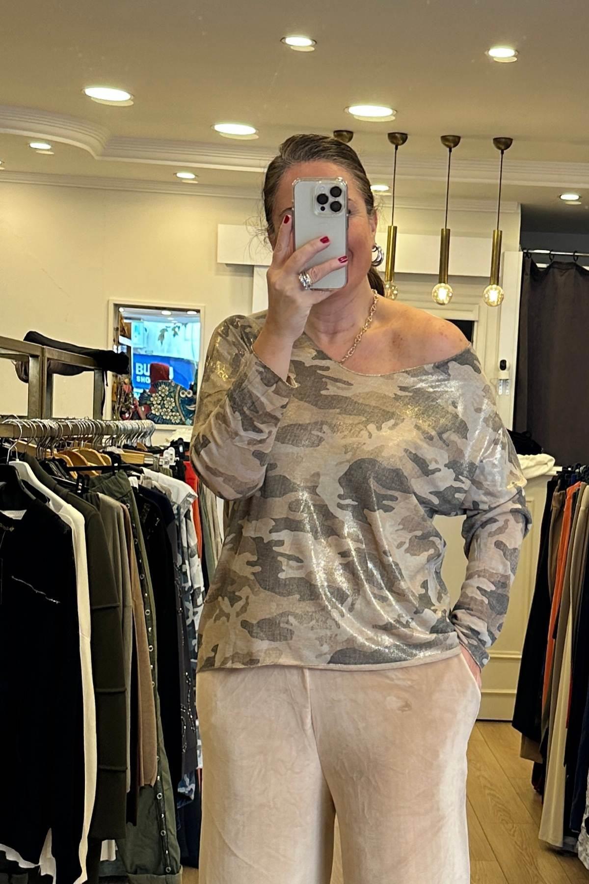 Kendinden Desenli Varaklı Triko Bluz Kahverengi 