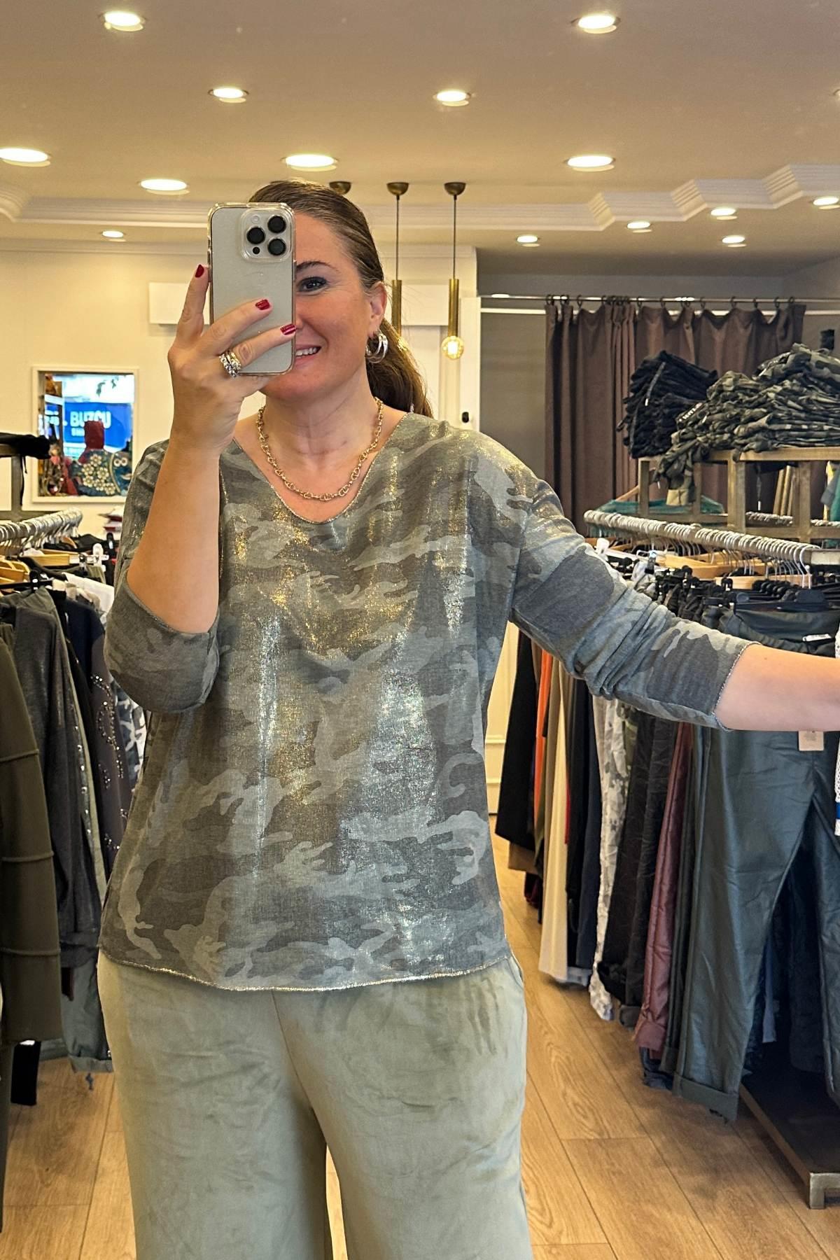 Kendinden Desenli Varaklı Triko Bluz Yeşil 