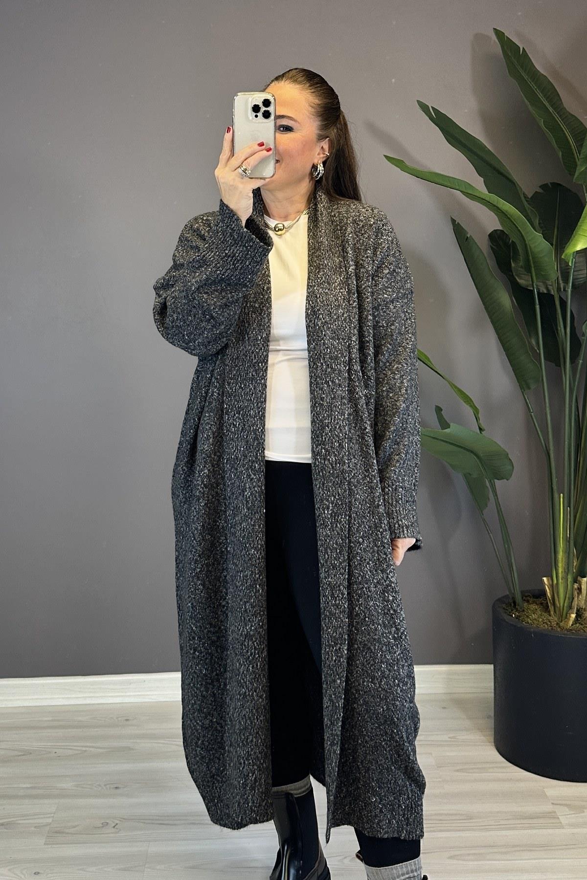 Kırçıllı Yaka Uzun Hırka Siyah