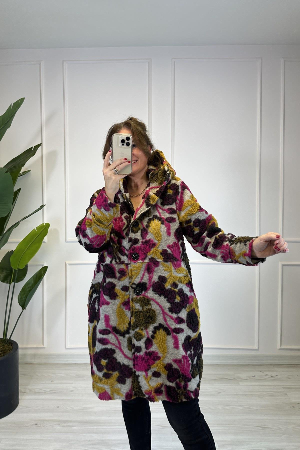 Komple Çiçek Nakışlı İşlemeli Keçe Kaban