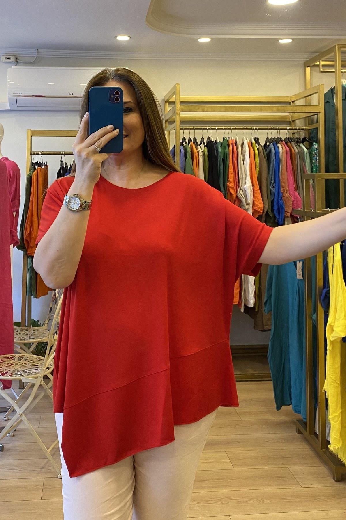 Ön Üçgen Detaylı T-shirt Kırmızı