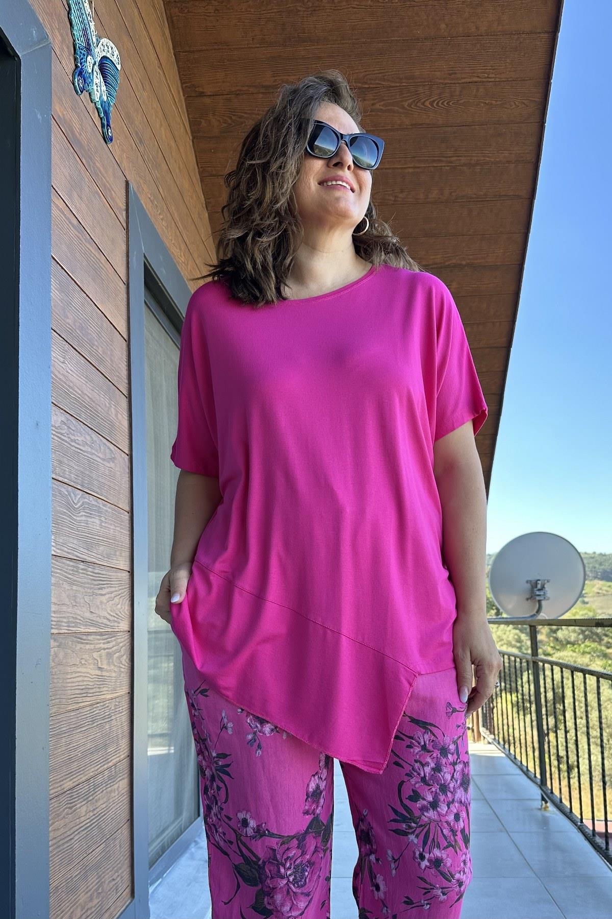 Ön Üçgen Detaylı T-shirt Pembe