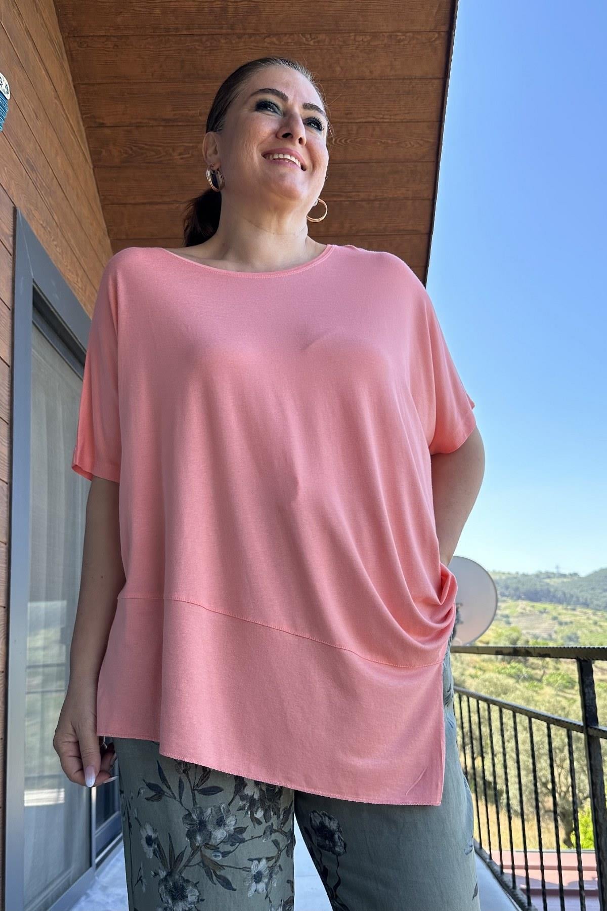 Ön Üçgen Detaylı T-shirt Yavru Ağzı