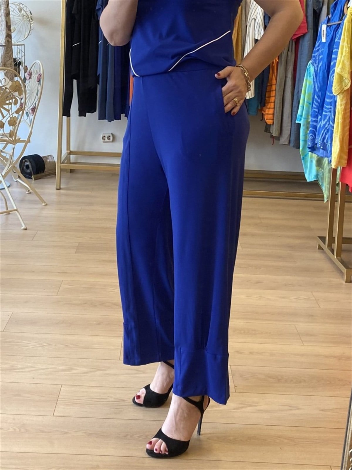 Paça detaylı pantolon sax mavi