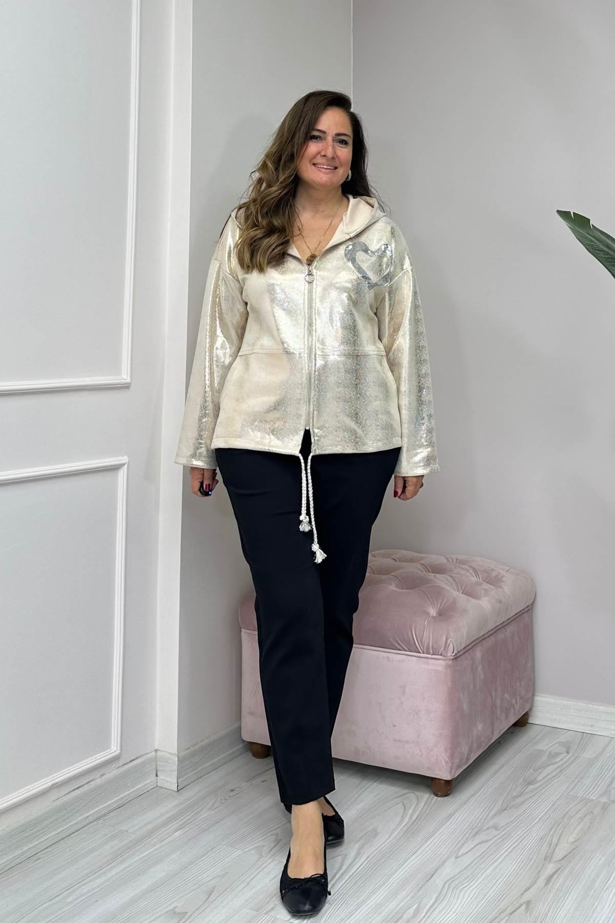 Parlak Kapüşonlu Kalp Desenli Detay Ceket Bej