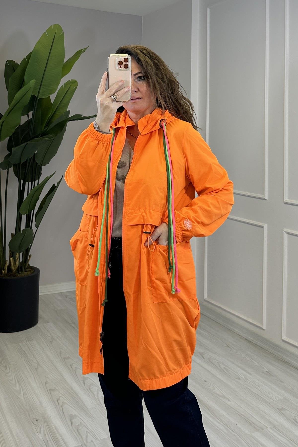 Renkli İp Büzgülü KapşonluTrençkot Turuncu