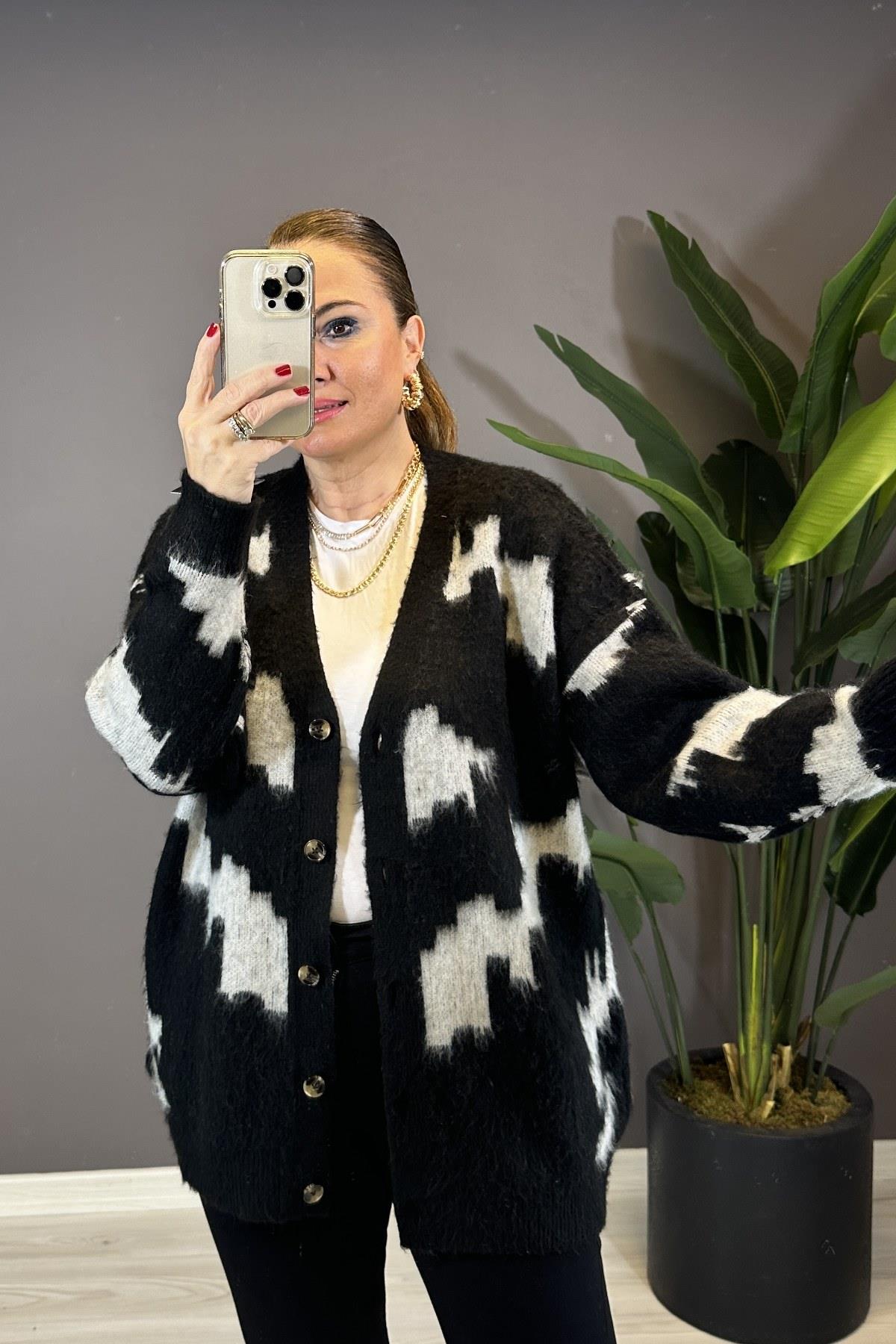 Şardonlu İki Renkli Hırka Siyah