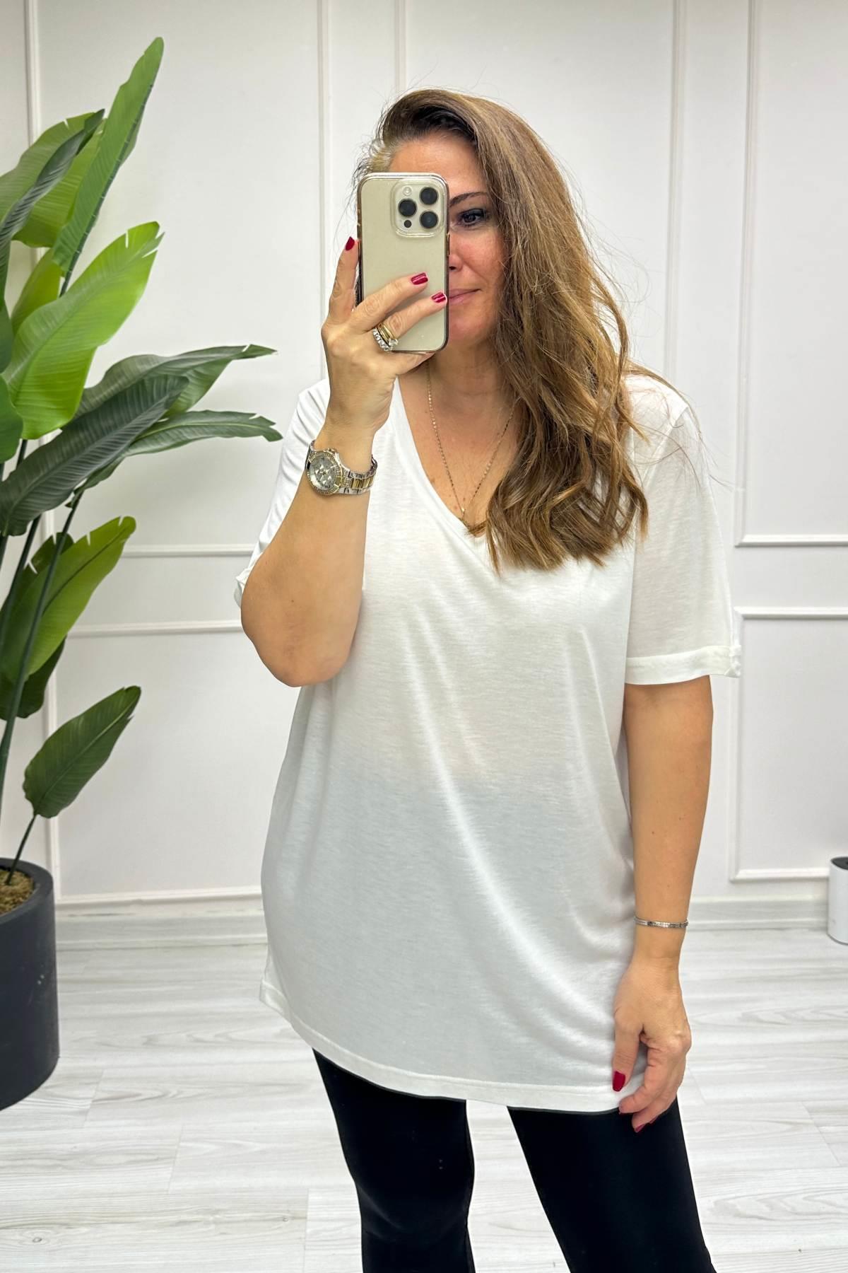 V Yakalı Yarım Kol T-Shirt Beyaz