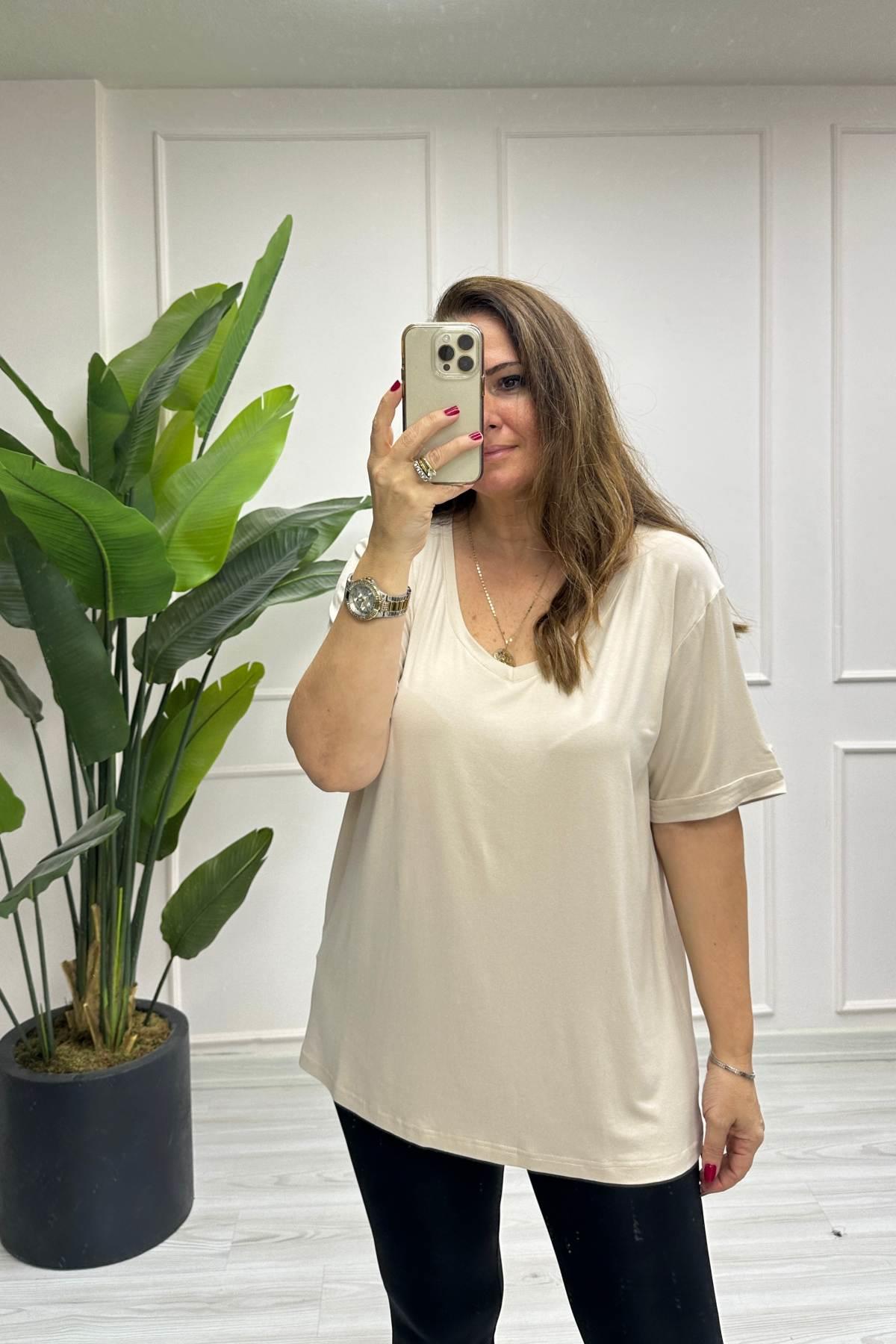 V Yakalı Yarım Kol T-Shirt Krem