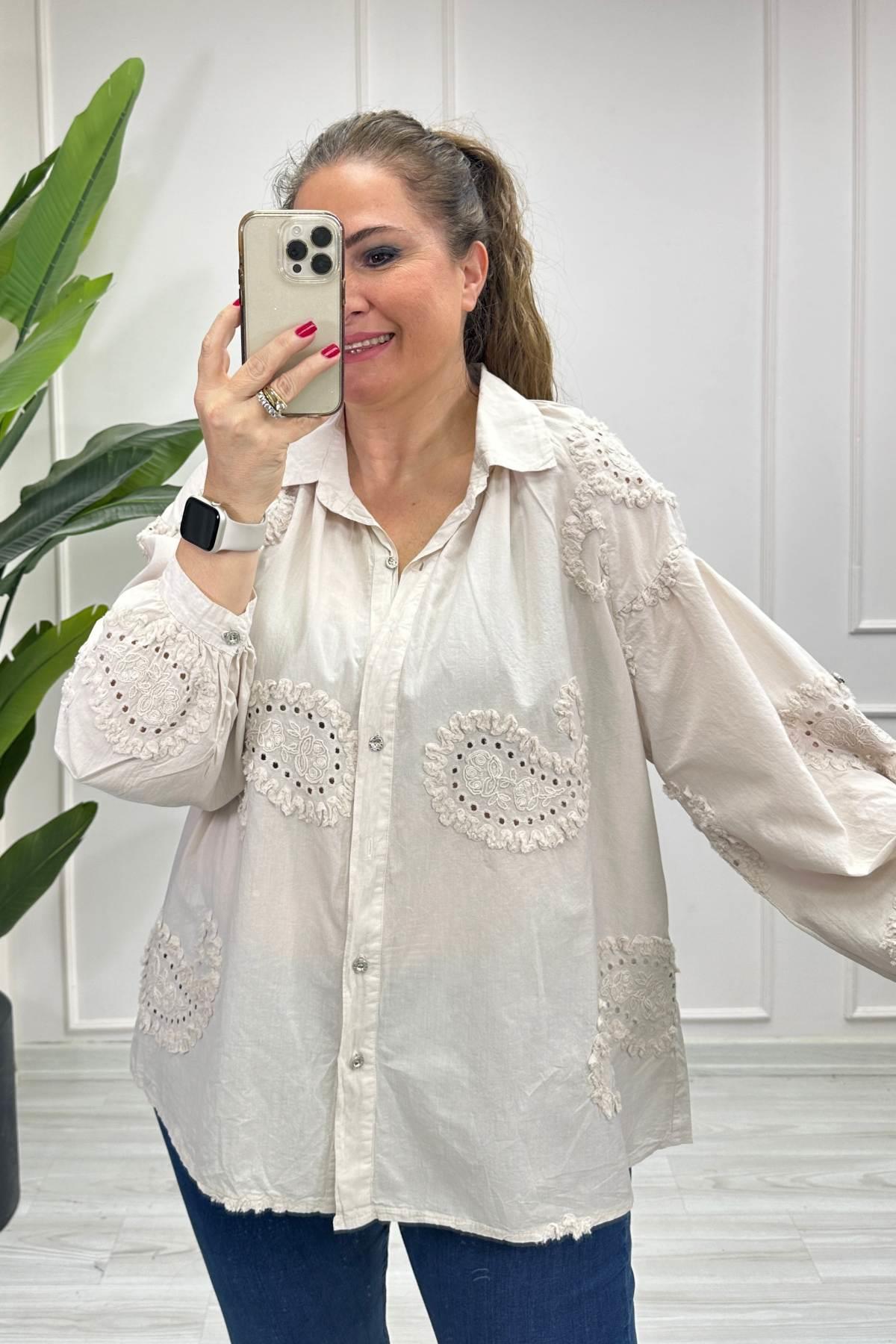 Yakalı Nakışlı Gömlek Krem