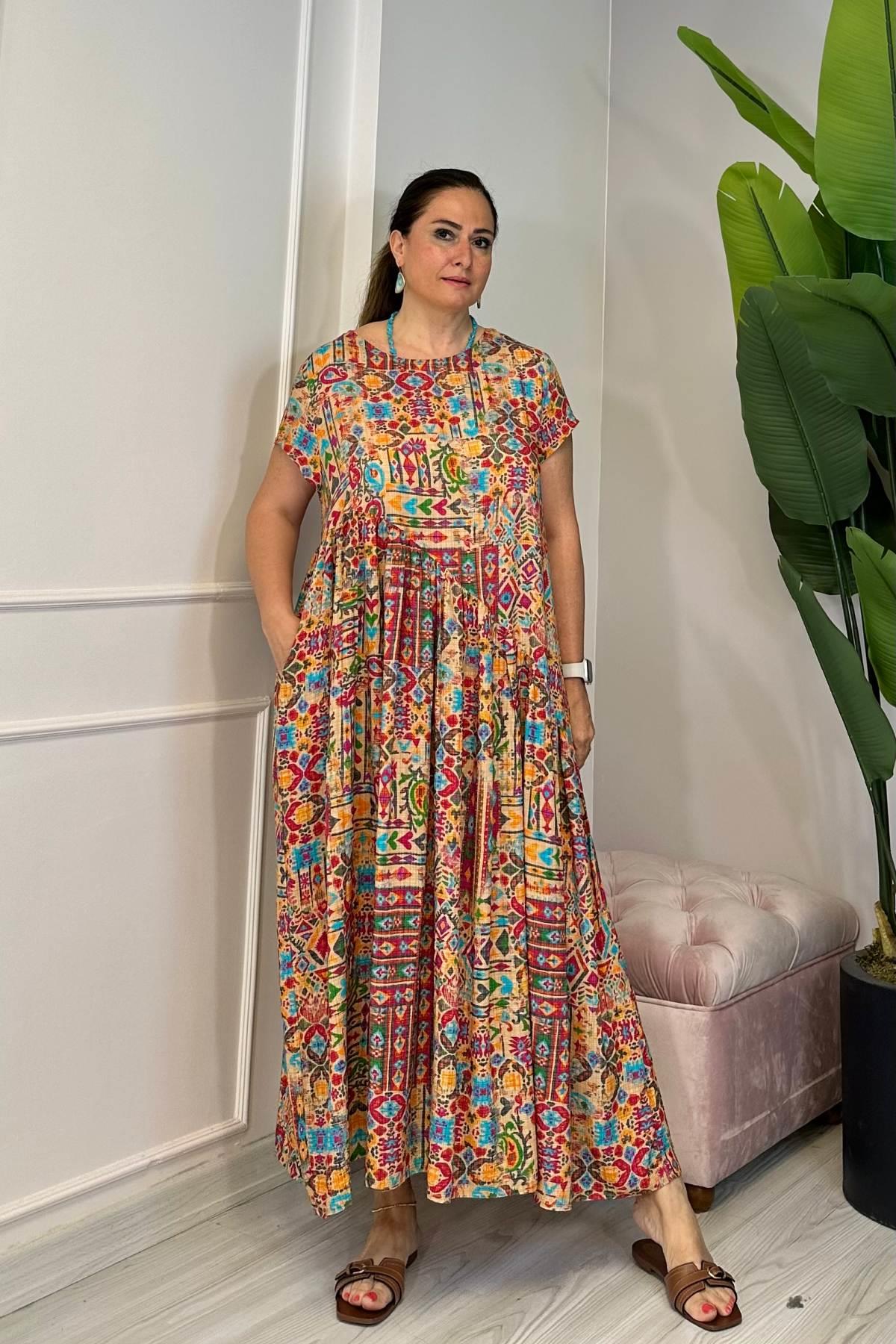 Yan Dikiş Detaylı Kilim Desenli Rahat Kalıp Elbise Hardal