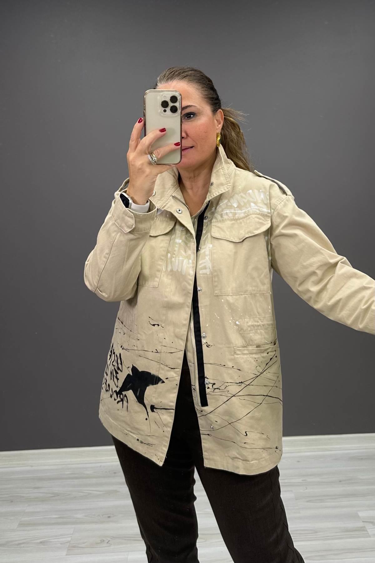 Yazı Detaylı Trençkot Bej