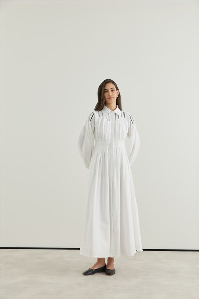 Omuz Nakışlı Keten Elbise Ekru