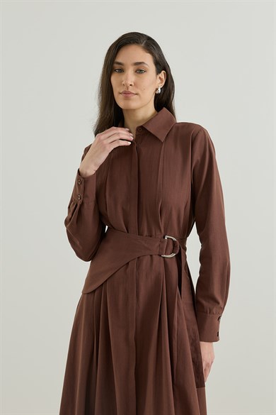 D tokalı Büyük Kemerli Keten Elbise Kahverengi