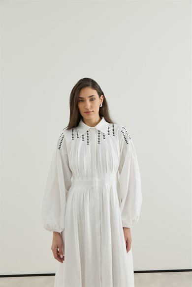 Omuz Nakışlı Keten Elbise Ekru