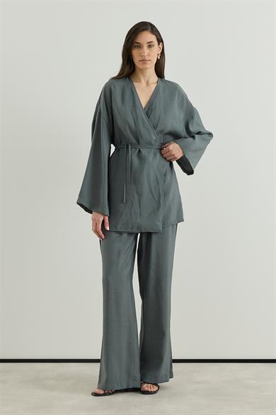 Anvelop Kapamalı Pantolonlu Kimono Takım Füme