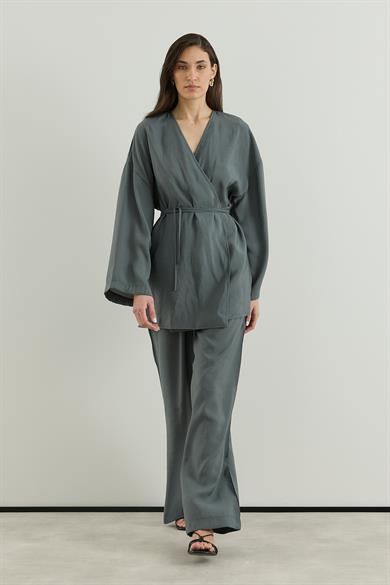 Anvelop Kapamalı Pantolonlu Kimono Takım Füme