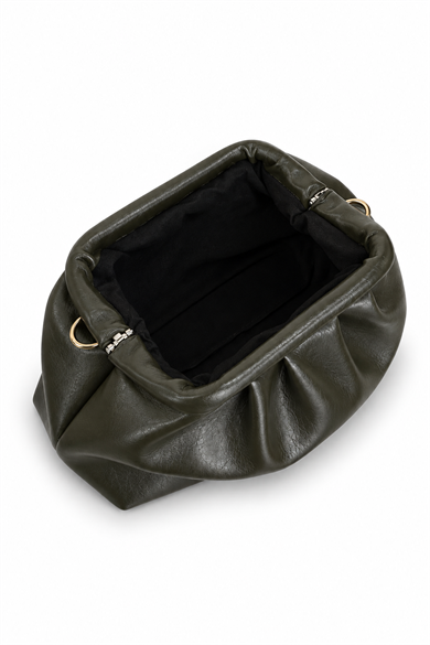 Deri Büzgü Detaylı Pouch Omuz Çantası