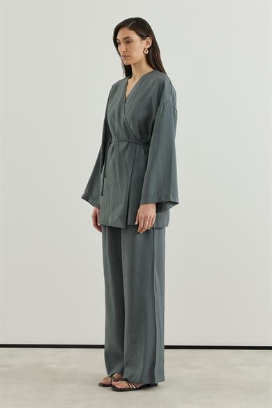 Anvelop Kapamalı Pantolonlu Kimono Takım Füme