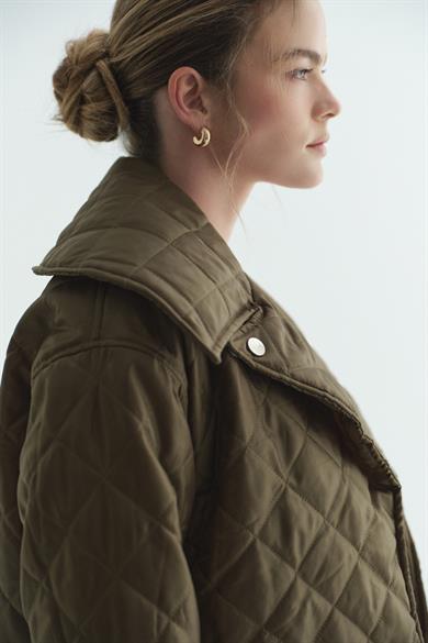 Çıtçıtlı Kapitone Mont