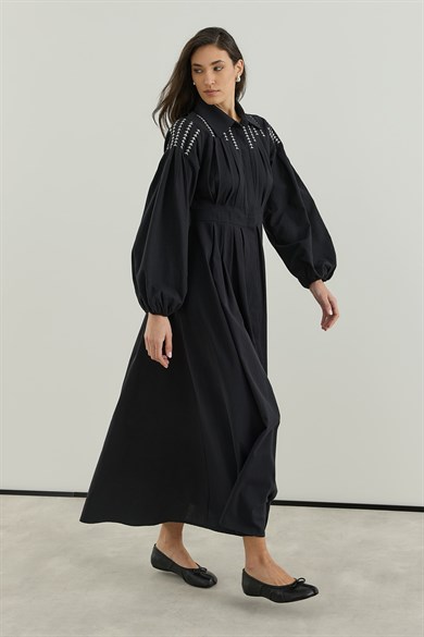 Omuz Nakışlı Keten Elbise Siyah