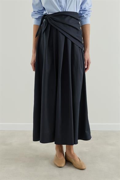 Seyyar Kumaş Kemerli Pileli Etek Lacivert