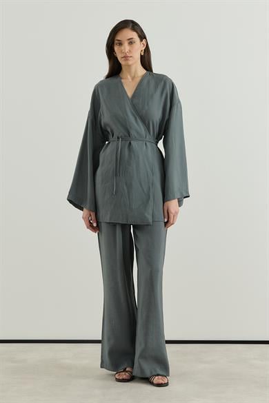 Anvelop Kapamalı Pantolonlu Kimono Takım Füme