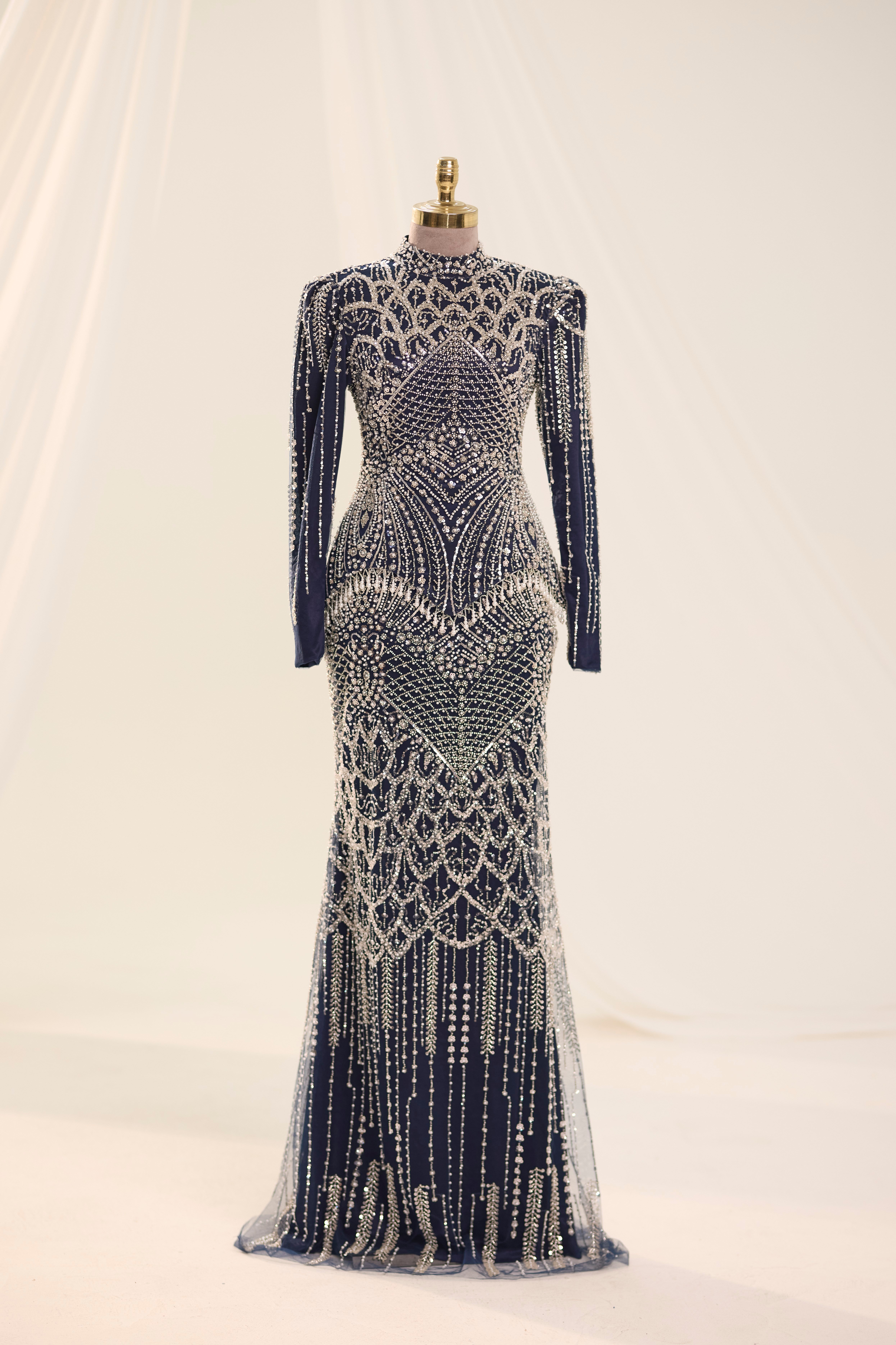 Lina Abiye Lacivert