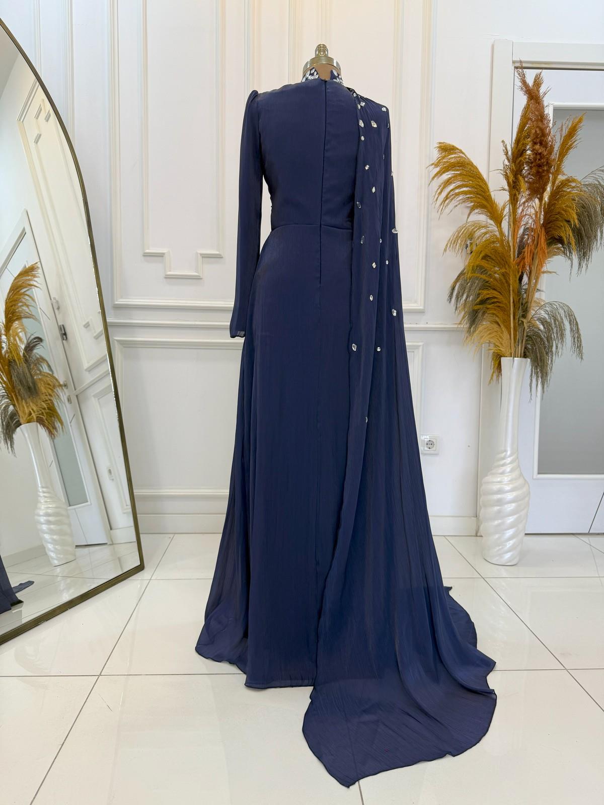 Mabel Abiye Lacivert